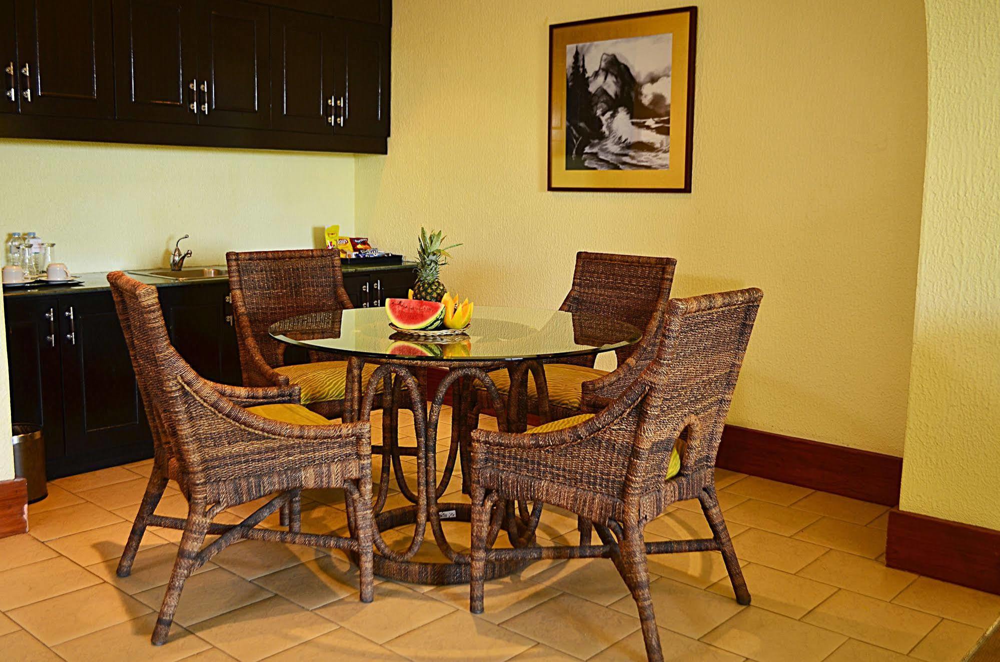 Thunderbird Resorts - Rizal Binangonan Bagian luar foto